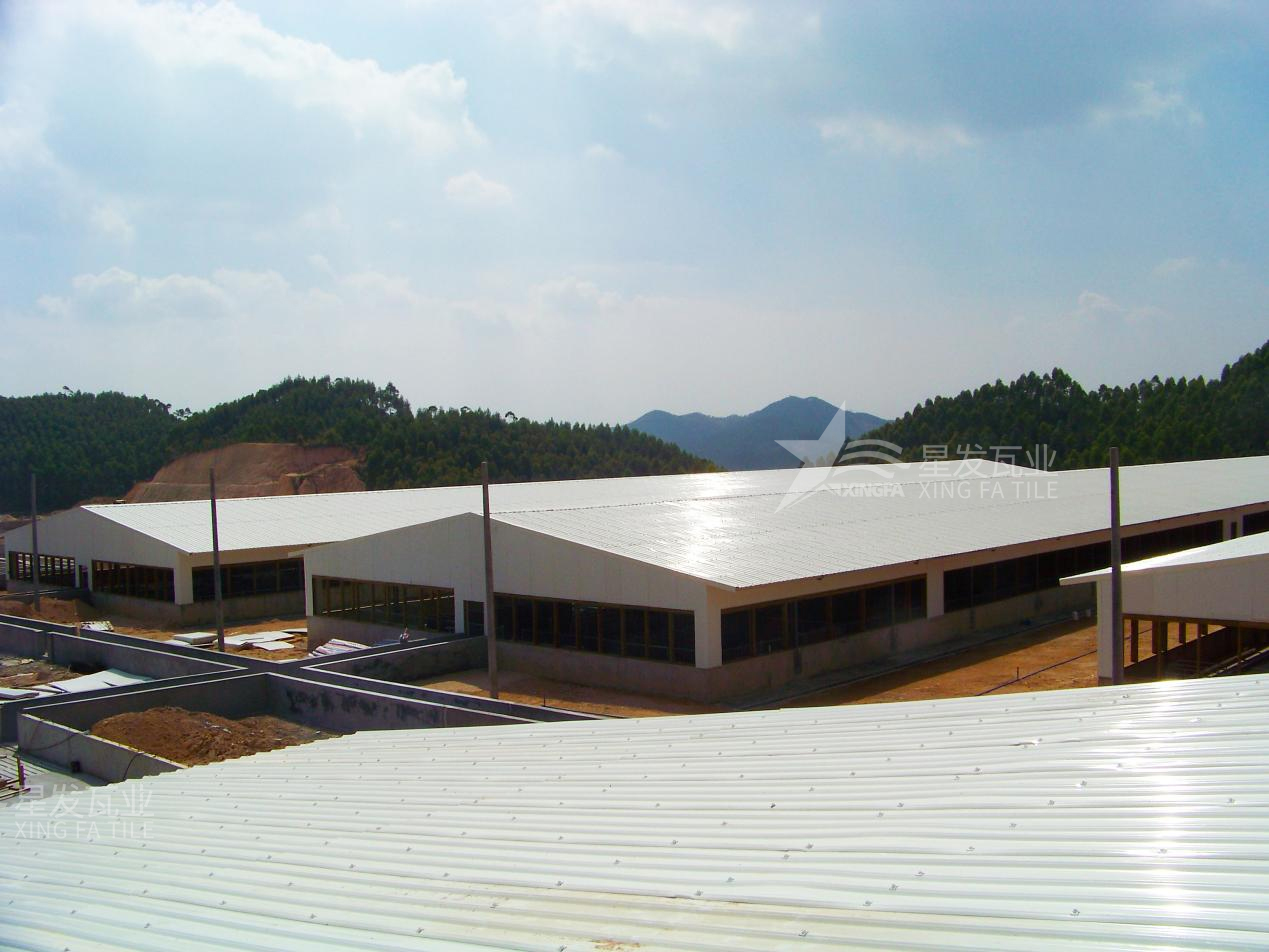 大理合成树脂瓦施工安装用什么材料搭建架子，大理钢结构搭建树脂瓦
